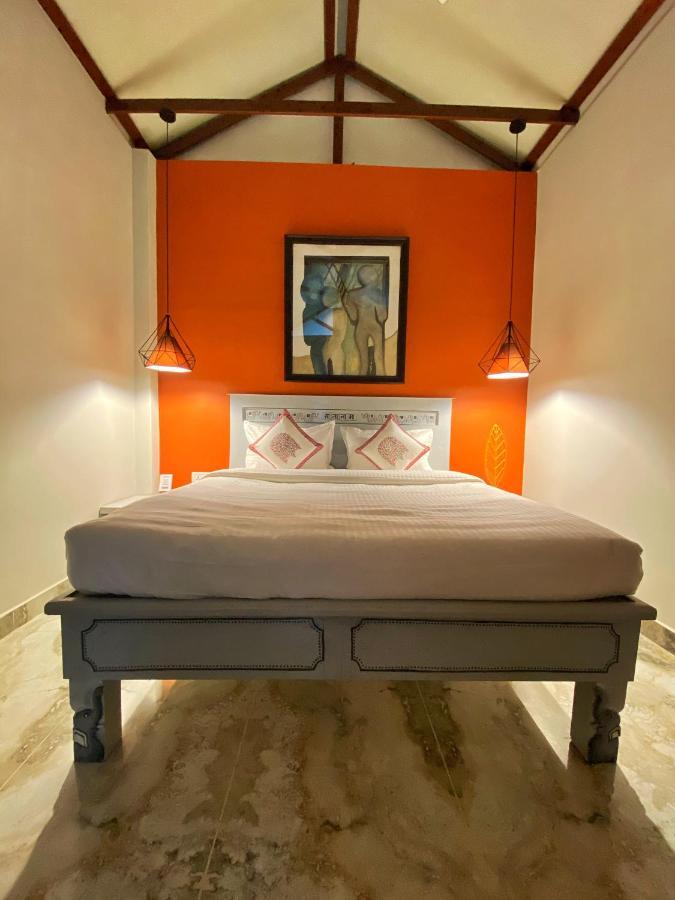 The Art Hotel By Via Varanasi Exterior foto