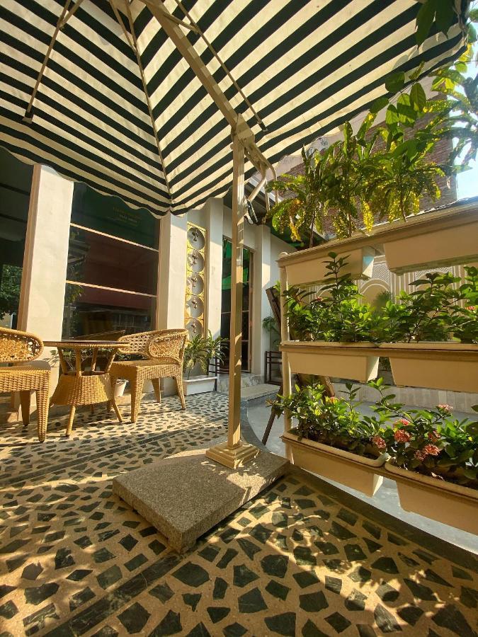 The Art Hotel By Via Varanasi Exterior foto
